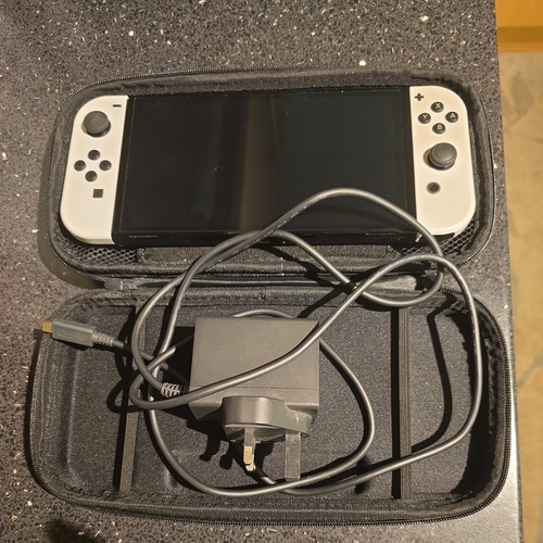 Nintendo switch oled console - nintendo,
